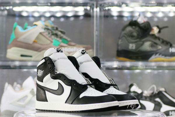 Jordan 1 Retro High 85 Black and White 2023