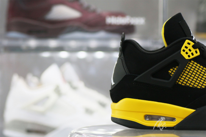 Air Jordan 4 Retro Thunder 2023（A1）
