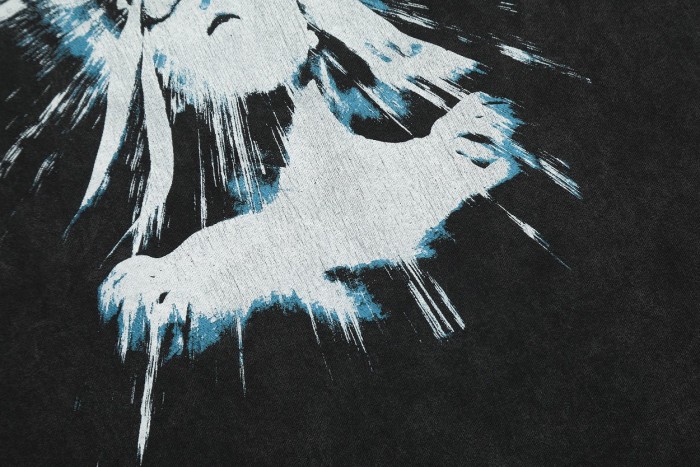 Gallery Dep Under the light, the portrait of the goddess is printed and washed to make old short sleeves.