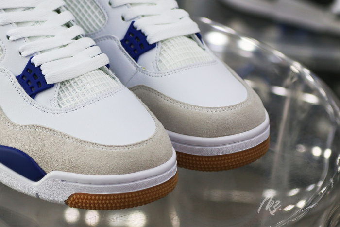 Nike SB x Air Jordan 4 “Sapphire”