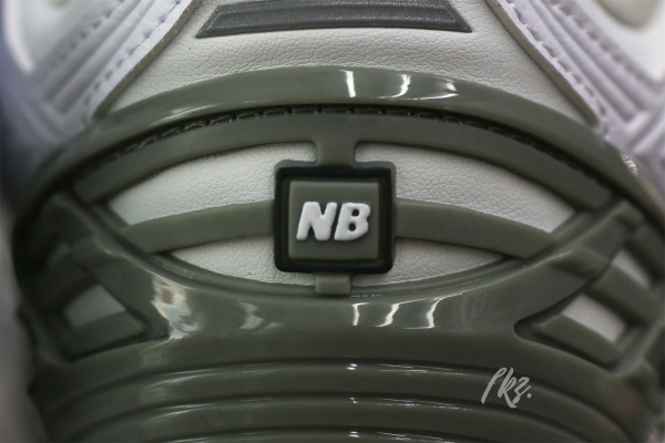 New Balance 1906R White Rain Cloud