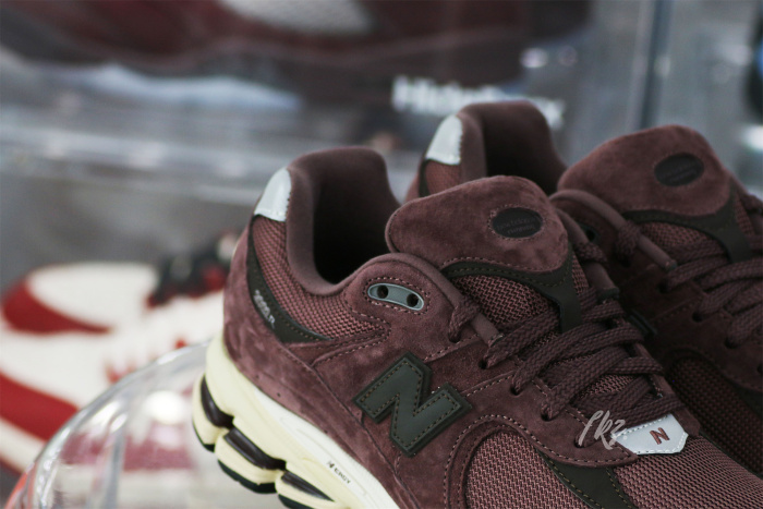 New Balance 2002R Black Fig