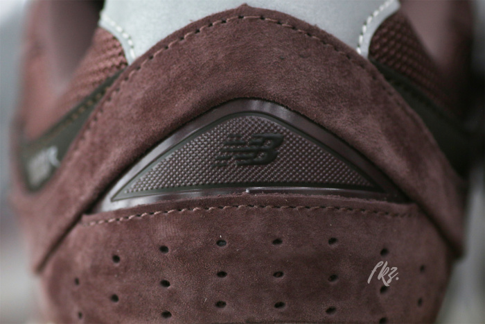New Balance 2002R Black Fig