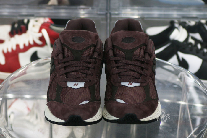 New Balance 2002R Black Fig