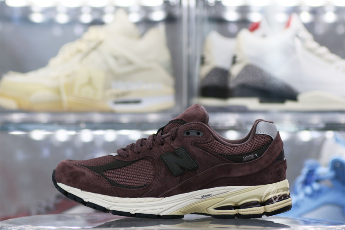New Balance 2002R Black Fig