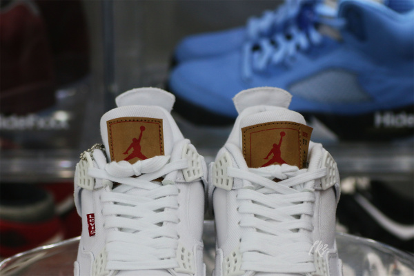 Air Jordan 4 Retro Levi's White (Levi's Tag)