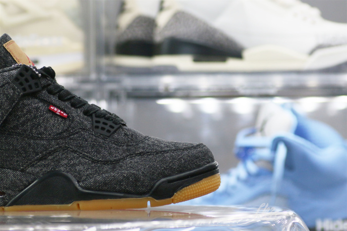 Air Jordan 4 Retro Levi's Black (Levi's Tag)