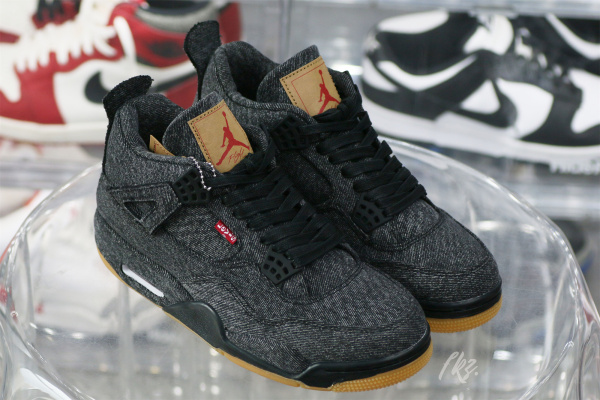 Air Jordan 4 Retro Levi's Black (Levi's Tag)