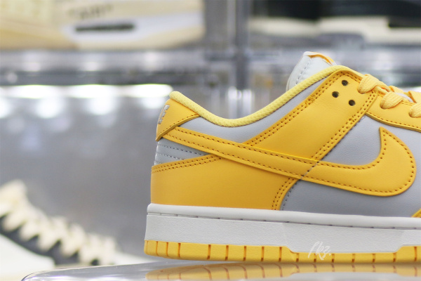 Nike Dunk Low Citron Pulse (Women's)