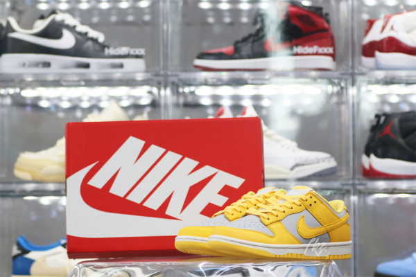 Nike Dunk Low Citron Pulse (Women's)