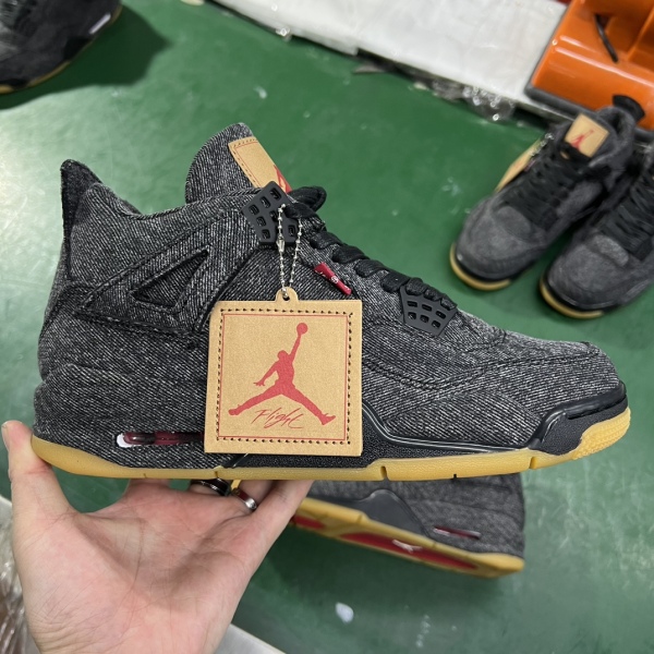 Air Jordan 4 Retro Levi's Black (Levi's Tag)