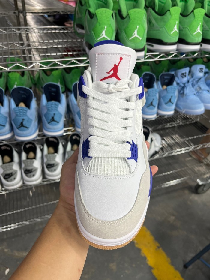 Nike SB x Air Jordan 4 “Sapphire”