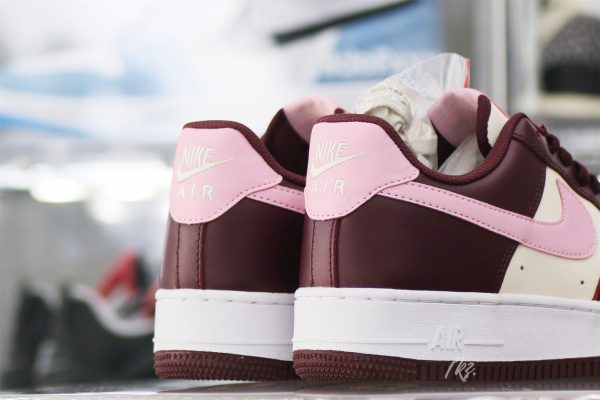 Nike Air Force 1 Low '07 Valentine’s Day (2023)
