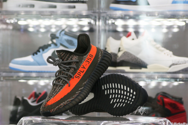 Yeezy Boost 350 V2  Carbon Beluga  2023
