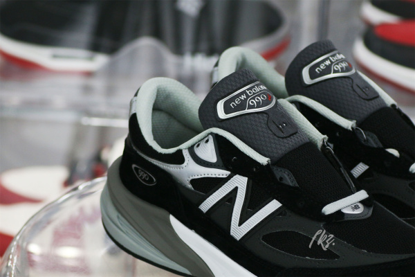 New Balance 990v6 MiUSA Black Grey White