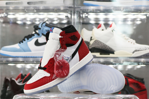 Air Jordan 1 High Og  Spiderman  2018