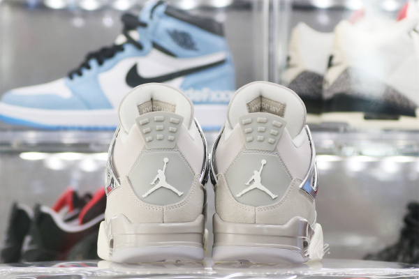 Air Jordan 4 “Frozen Moments”