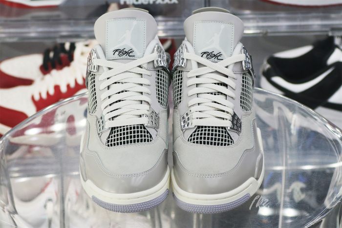 Air Jordan 4 “Frozen Moments”