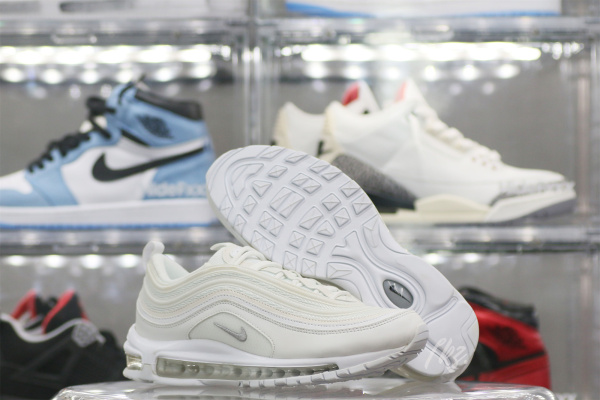 Nike Air Max 97 Triple White Wolf Grey 2017