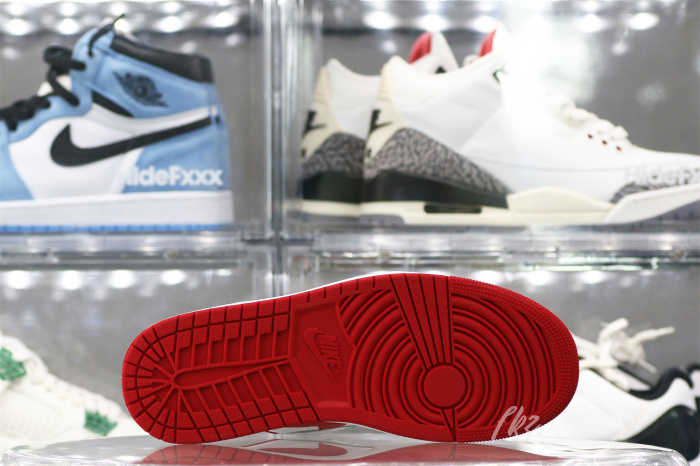 Air Jordan 1 Low  University Red