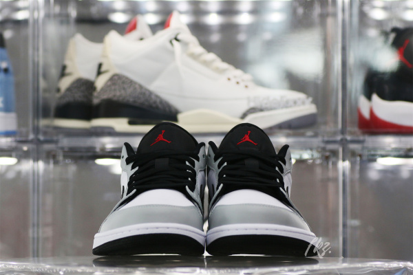 Air Jordan 1 Low Light Smoke Grey