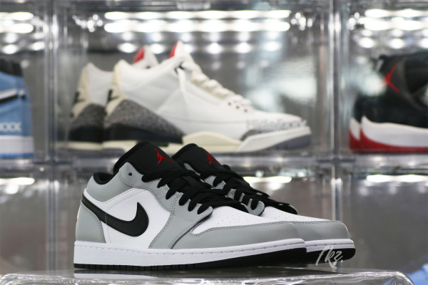 Air Jordan 1 Low Light Smoke Grey