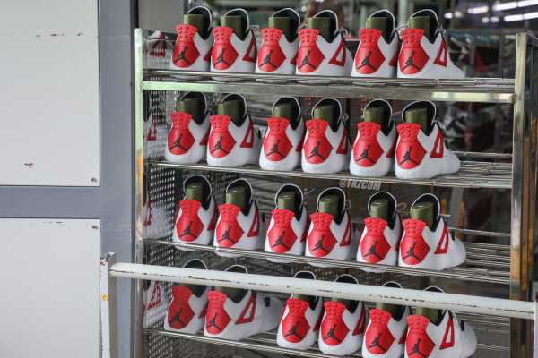Air Jordan 4  Red Cement  2023（A1）