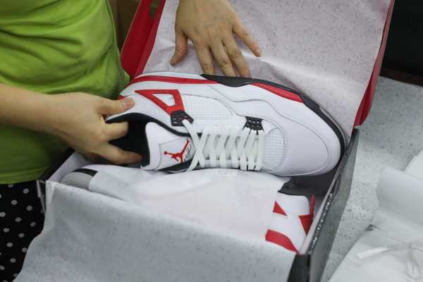Air Jordan 4  Red Cement  2023（A1）