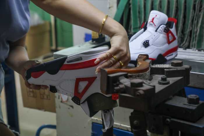 Air Jordan 4  Red Cement  2023（A1）