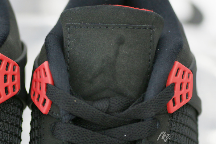 Air Jordan 4 Retro Raptors（2018）