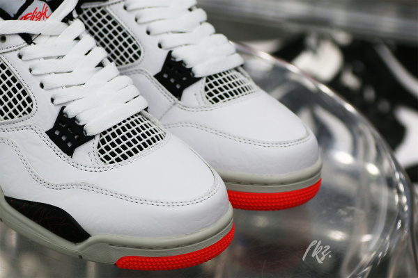 Air Jordan 4 Retro Flight Nostalgia