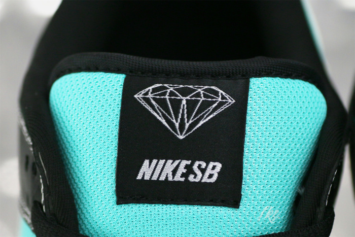 Nike SB Dunk Low Diamond Supply Co. Tiffany