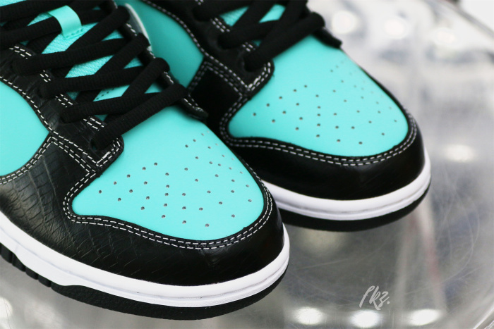 Nike SB Dunk Low Diamond Supply Co. Tiffany