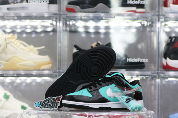 Nike SB Dunk Low Diamond Supply Co. Tiffany