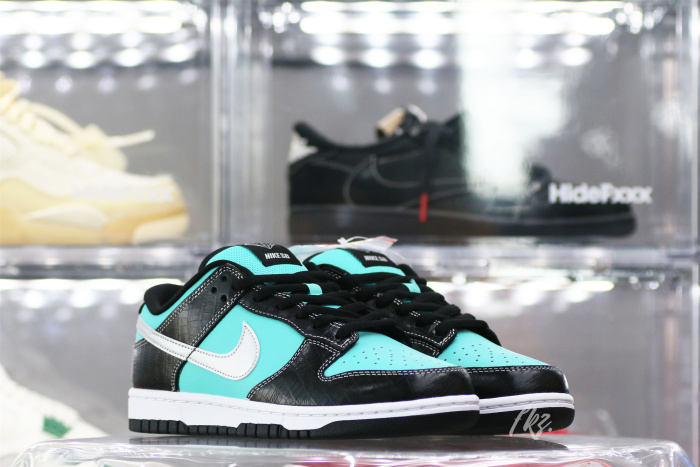 Nike SB Dunk Low Diamond Supply Co. Tiffany