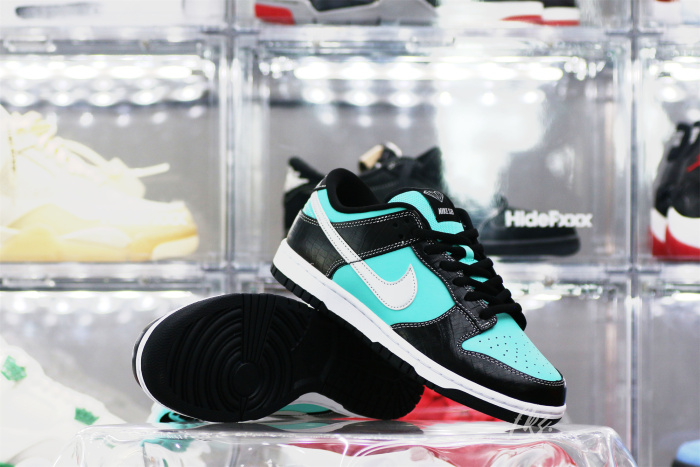 Nike SB Dunk Low Diamond Supply Co. Tiffany