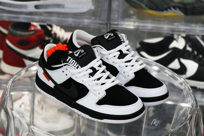 Nike SB Dunk Low TIGHTBOOTH