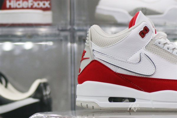 Air Jordan 3 Retro Tinker  Air Max 1 - University Red