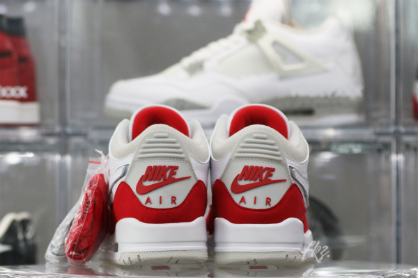 Air Jordan 3 Retro Tinker  Air Max 1 - University Red