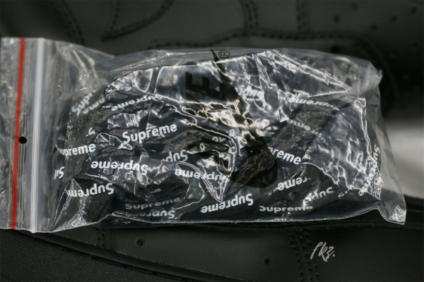 Nike Air Force 1 Low Supreme Black
