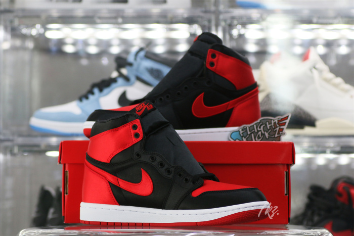 Jordan 1 Retro Satin Bred/Banned 2023（A1）