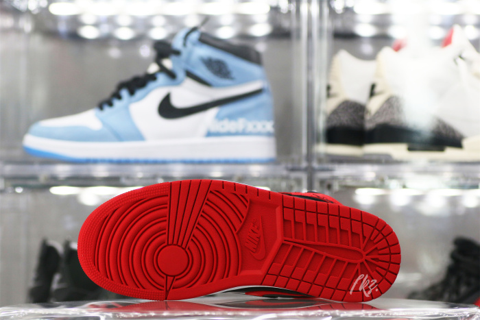 Jordan 1 Retro Satin Bred/Banned 2023（A1）