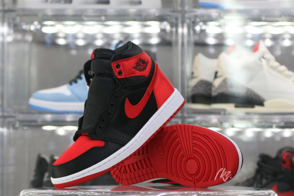 Jordan 1 Retro Satin Bred/Banned 2023（A1）