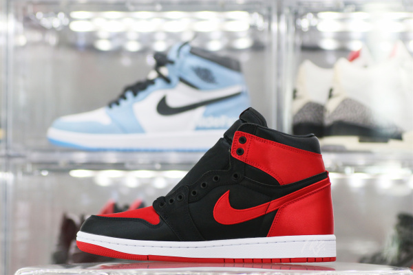 Jordan 1 Retro Satin Bred/Banned 2023（A1）