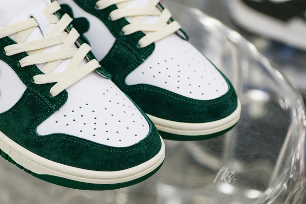 Water The Plant Dunk “Truffle Green”