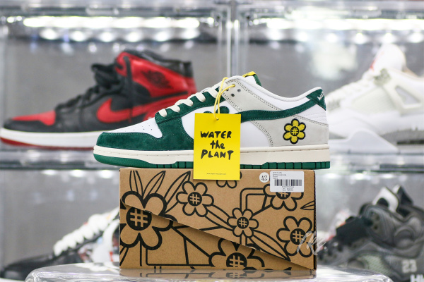 Water The Plant Dunk “Truffle Green”