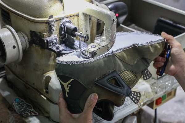 Air Jordan 4 Retro SE Craft Medium Olive（A1）