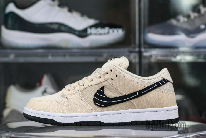 Nike SB Dunk Low Albino & Preto 2023