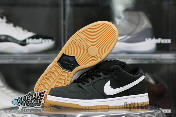 Nike Dunk SB  Black Gum  2023