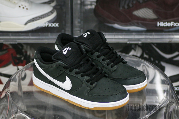 Nike Dunk SB  Black Gum  2023